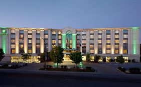 Holiday Inn & Suites Montreal Airport Dorval Exterior photo