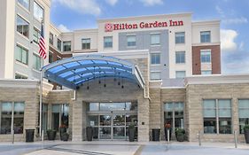 Hilton Garden Inn Cincinnati Midtown Exterior photo