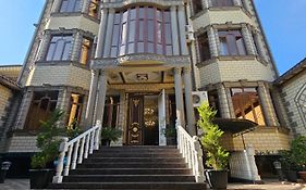Hotel Sharq Dusjanbe Exterior photo