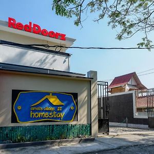 Reddoorz Near Padang Golf Adisucipto Hotel Potrojayan Exterior photo