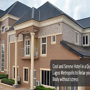 Room In Lodge - Sheriffyt Royale Hotel And Suites Ikorodu Exterior photo