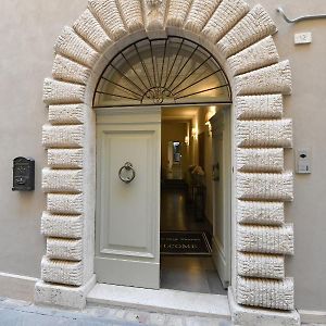 Palazzo Degli Stemmi Bed and Breakfast Todi Exterior photo