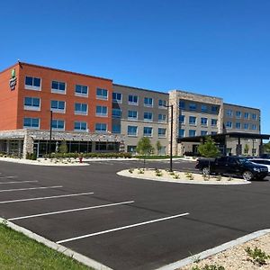 Holiday Inn Express & Suites - Madison West - Middleton, An Ihg Hotel Exterior photo