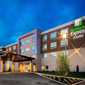Holiday Inn Express & Suites - Madison, An Ihg Hotel Exterior photo