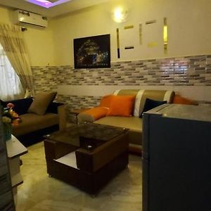 Cosy Room And Sitting-Room With Two Toilet Lekki Exterior photo
