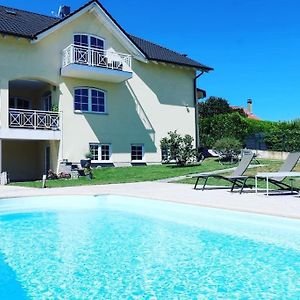 Komplette Luxuriose Villa Mit Fantastischer Aussicht 1000 Qm Garten 10 Min Nach Saarbrucken Oeting Exterior photo