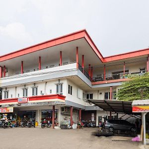 Alfa Guesthouse Tangerang Exterior photo