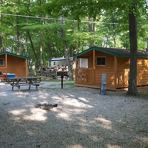 Plymouth Rock Camping Resort Studio Cabin 2 Elkhart Lake Exterior photo