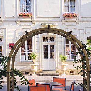Cit'Hotel Le Plantagenet Chinon Exterior photo