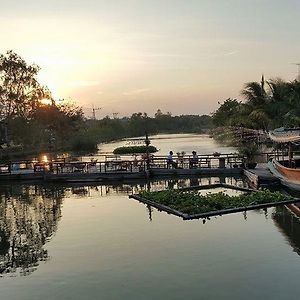 Country Lake View Hotel Suphanburi Exterior photo