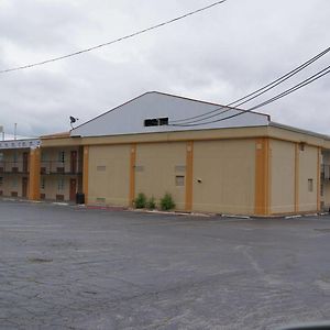 Executive Inn Crossville Exterior photo