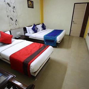 Oyo Rooms Near Ongc Chandkheda Ahmedabad Exterior photo
