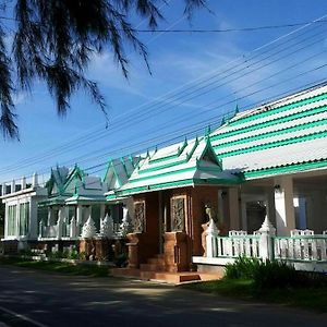 Samroiyod Beach Resort Pran Buri Exterior photo