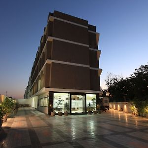 Hotel Galaxy Inn Ahmedabad Exterior photo
