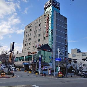 Metro Pol Tourist Hotel Pyeongtaek Exterior photo