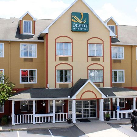 Quality Inn & Suites Cincinnati Sharonville Eksteriør billede