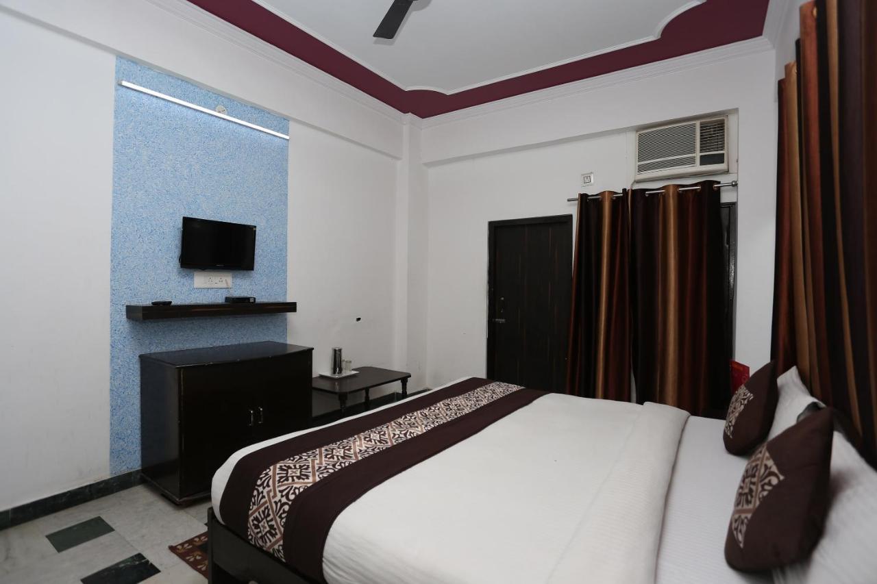 Hotel Priya Agra  Eksteriør billede