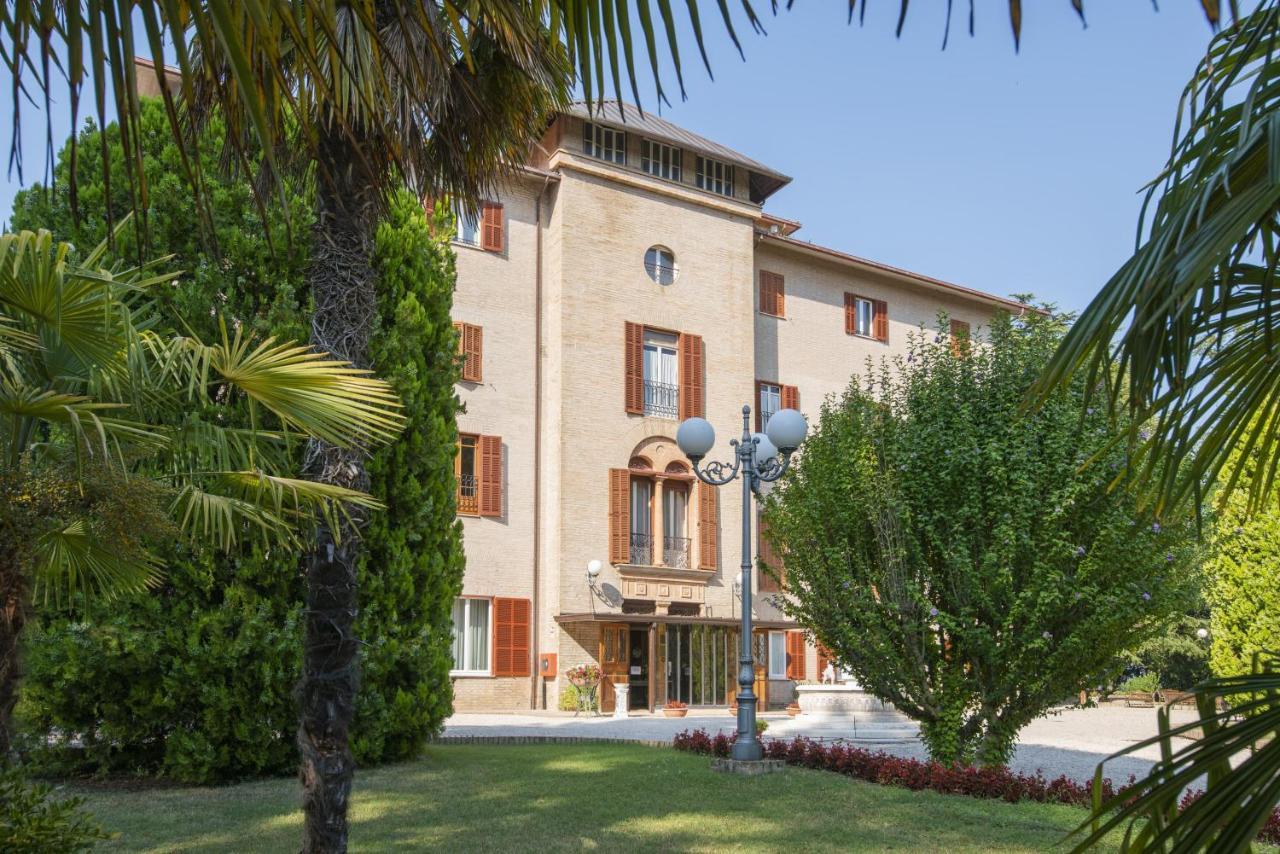 Hotel Villa Quiete Montecassiano Eksteriør billede