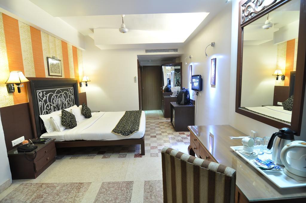 Hotel Aditya Rāipur Værelse billede
