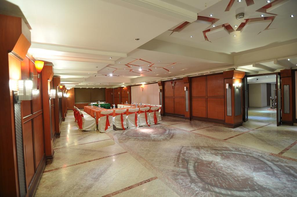 Hotel Aditya Rāipur Eksteriør billede