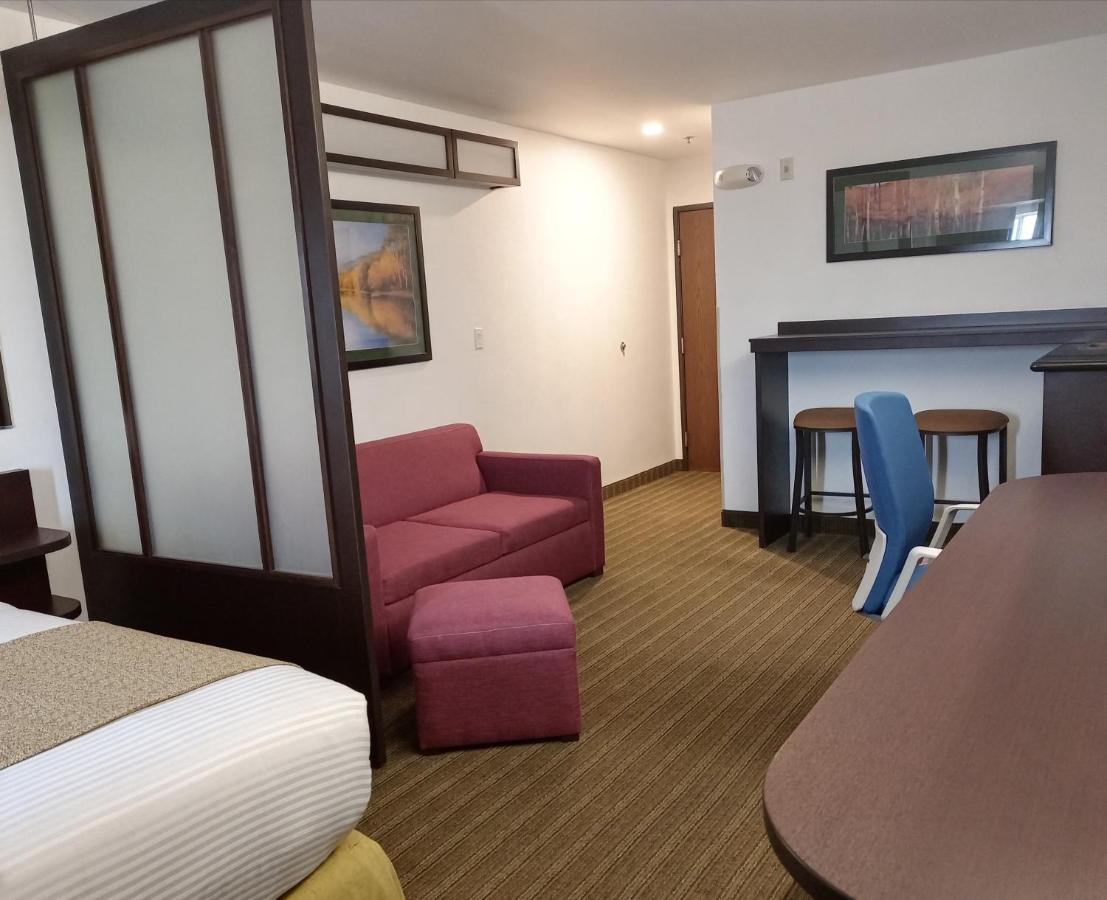 Microtel Inn And Suites By Wyndham Toluca Eksteriør billede