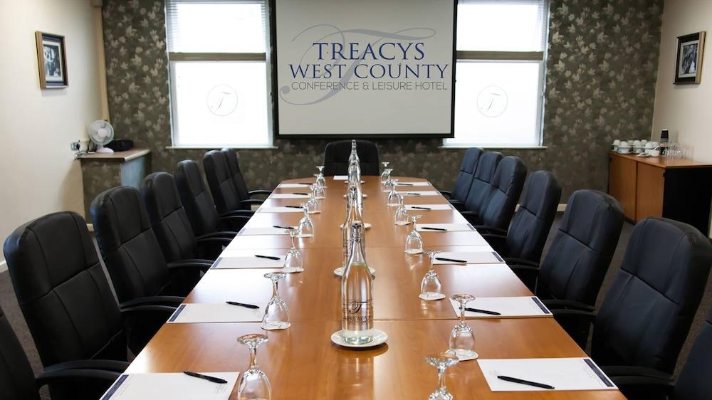Treacys West County Conference And Leisure Centre Hotel Ennis Eksteriør billede