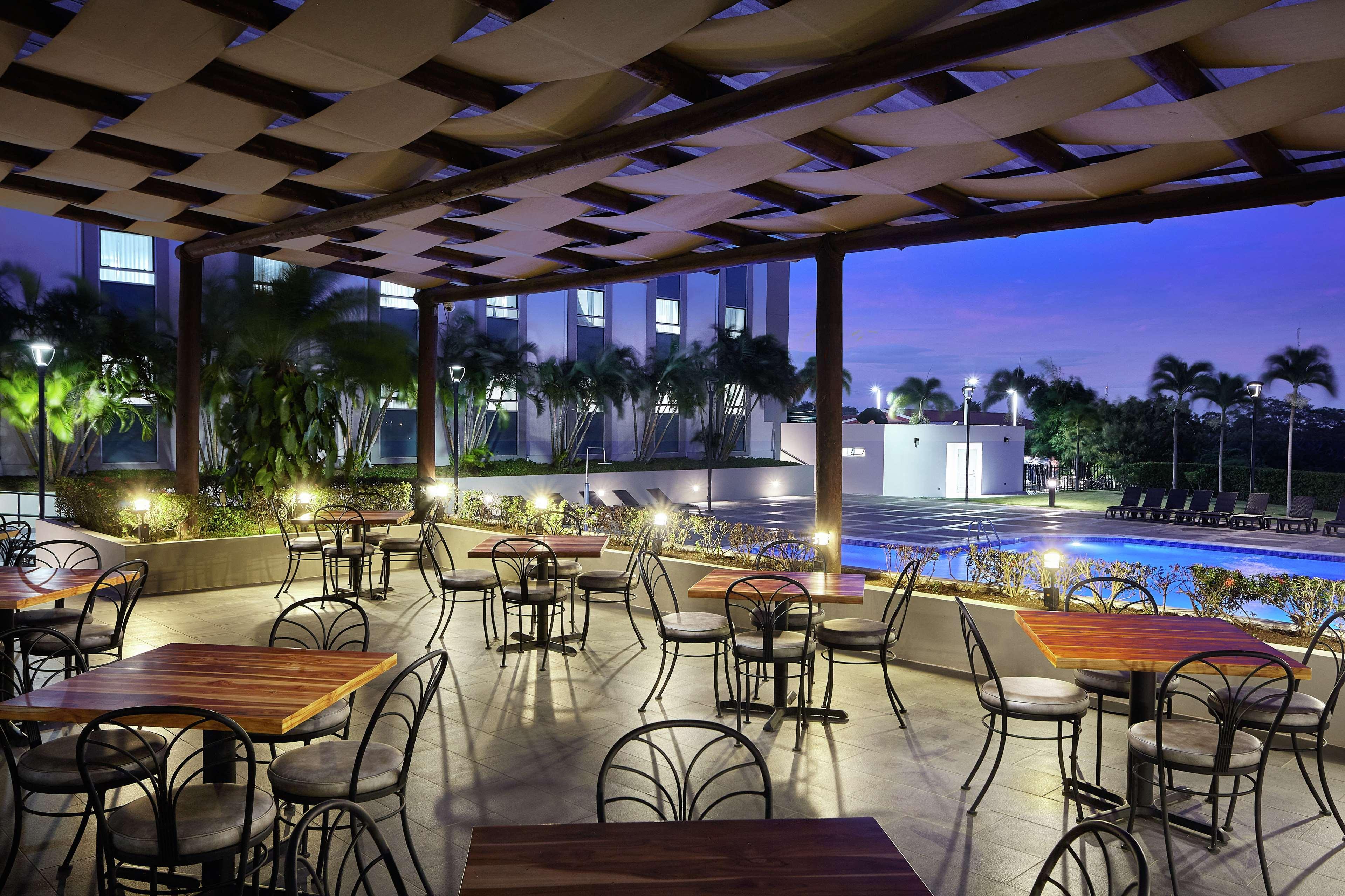Doubletree By Hilton Managua Hotel Eksteriør billede