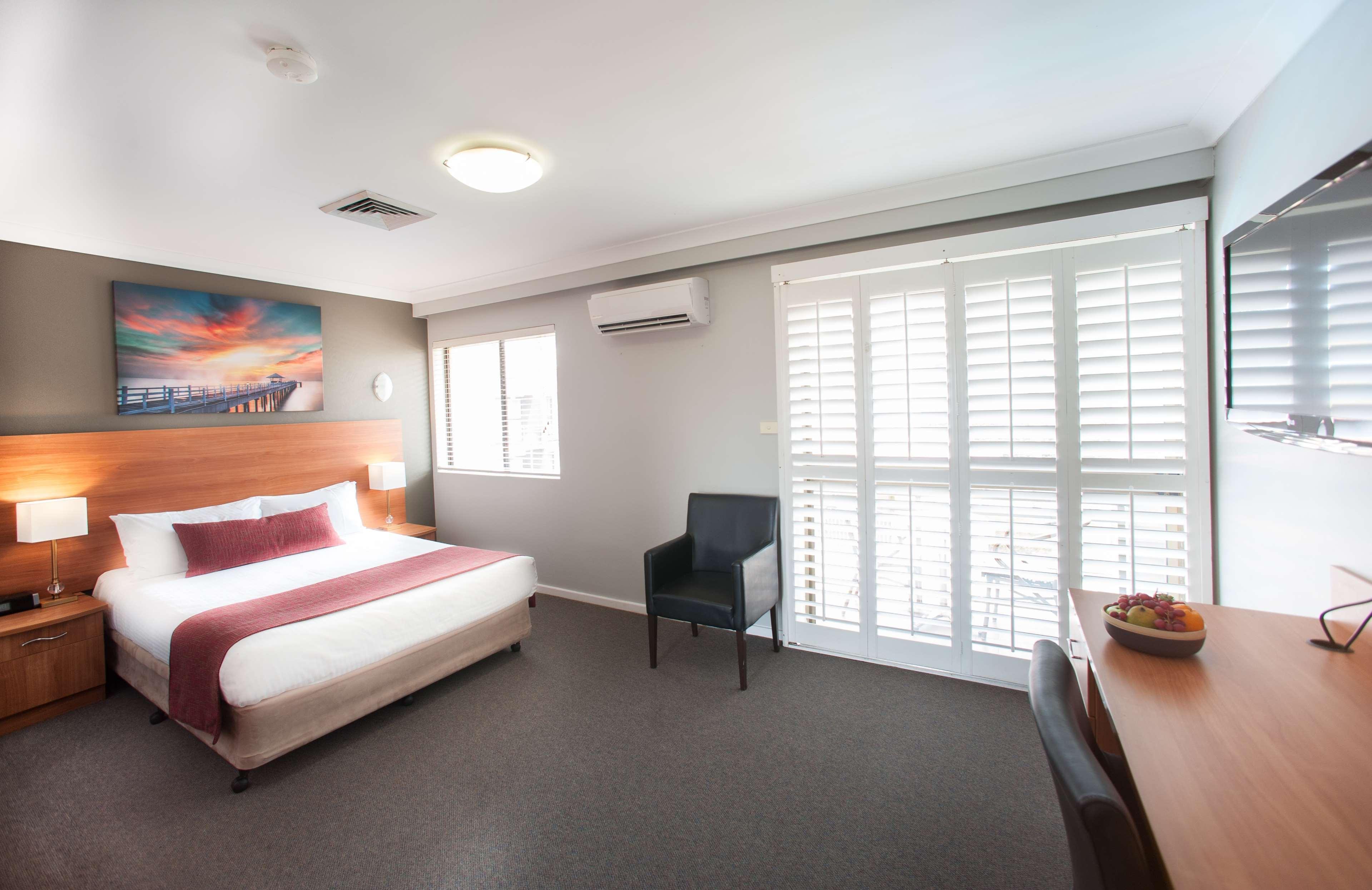 Ramada Hotel & Suites By Wyndham Cabramatta Eksteriør billede