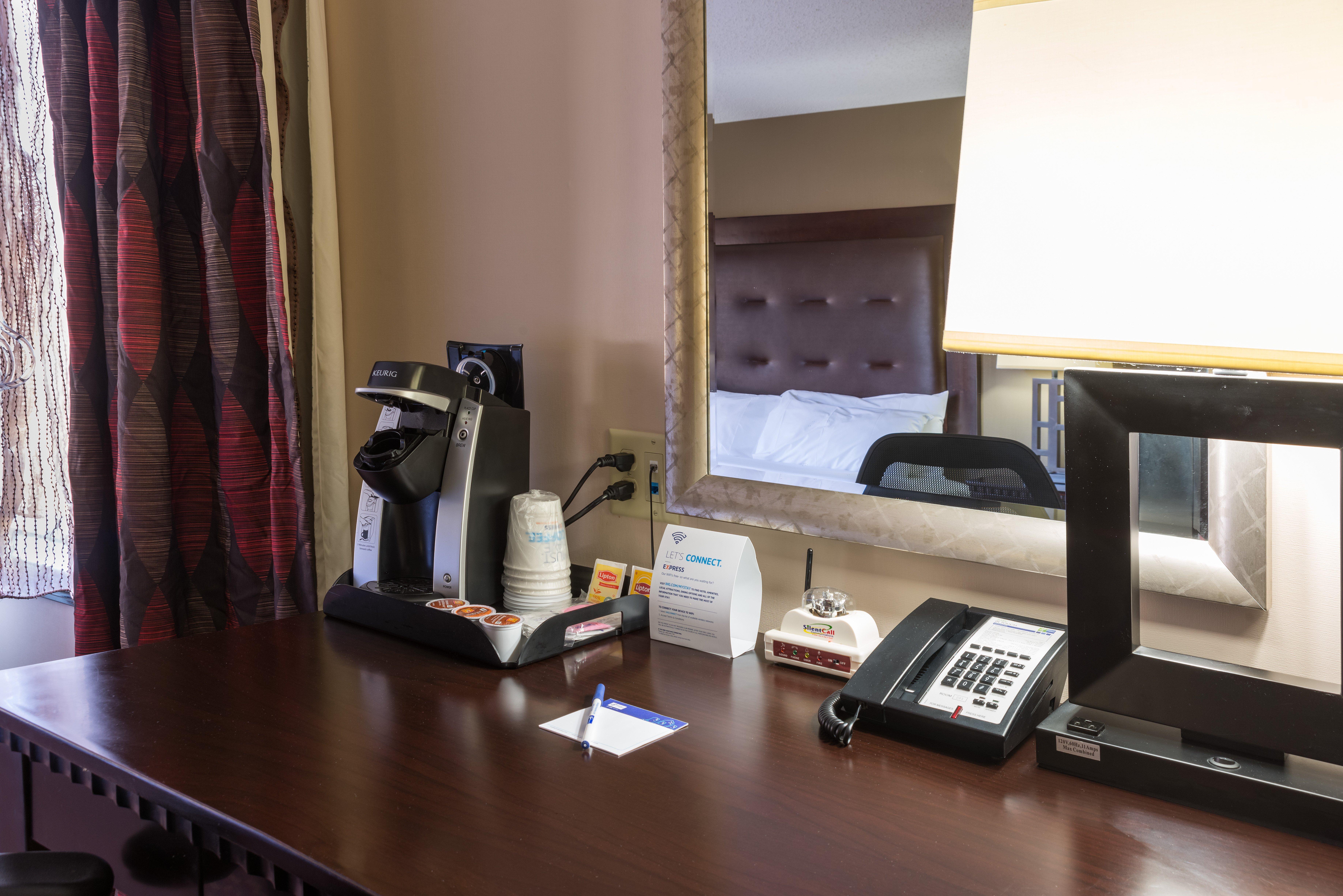 Holiday Inn Express Hartford-Newington, An Ihg Hotel Eksteriør billede