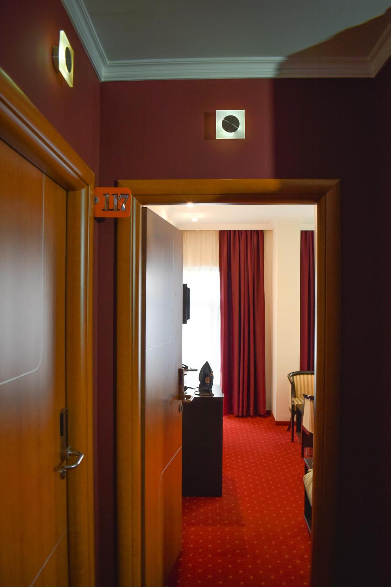 Hotel Hamburg Skopje Eksteriør billede