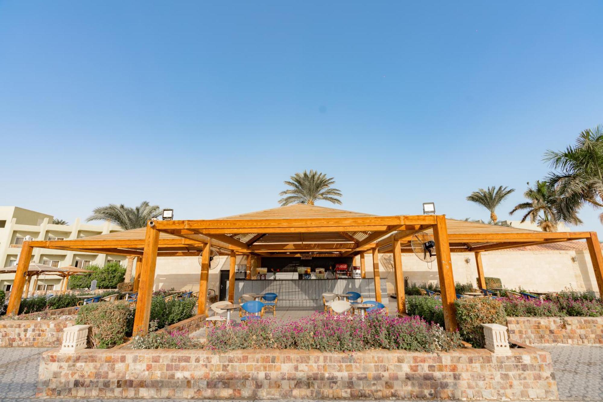 Palm Beach Resort Families And Couples Only Hurghada Eksteriør billede