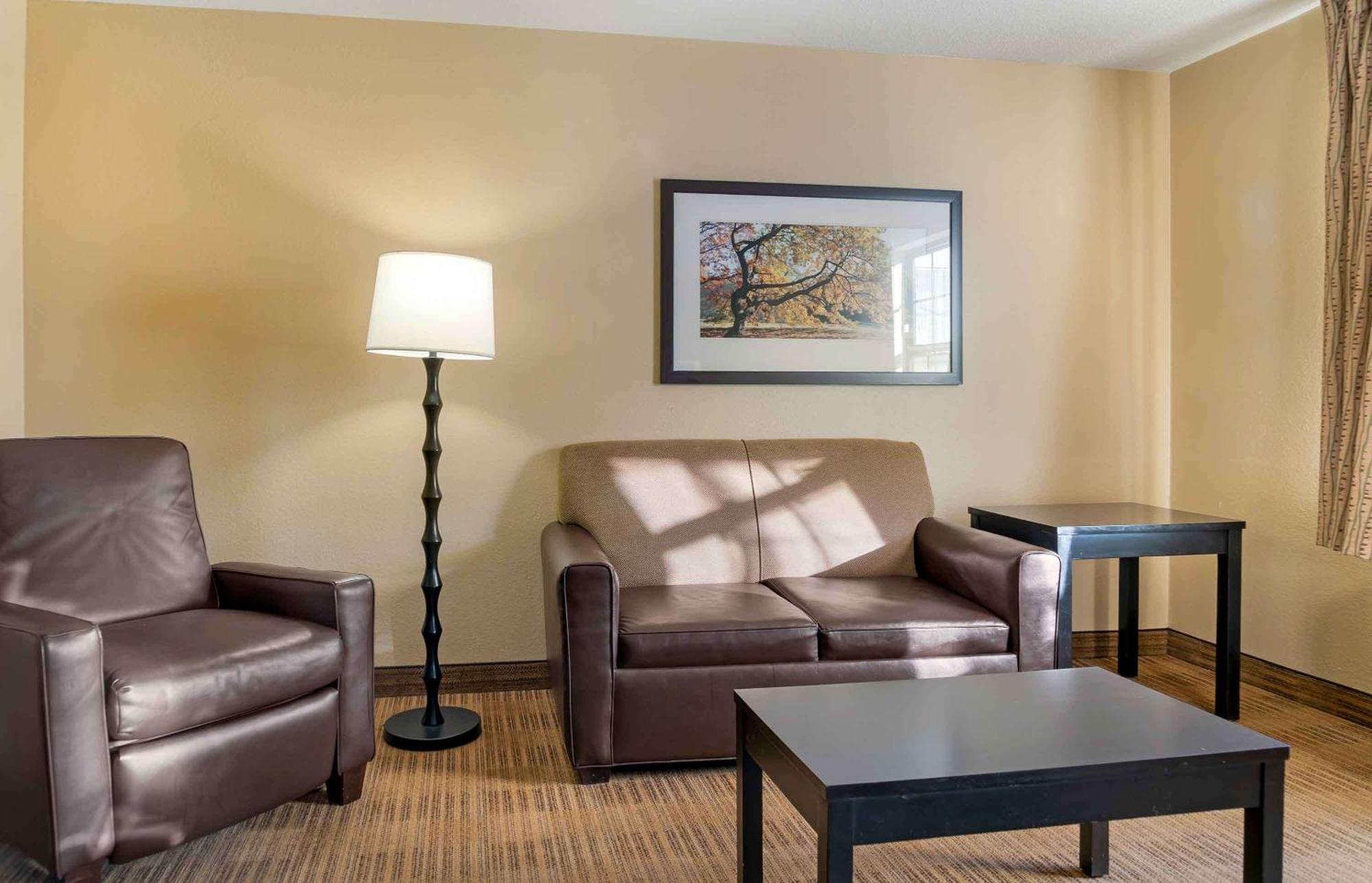 Extended Stay America Select Suites - Detroit - Farmington Hills Eksteriør billede