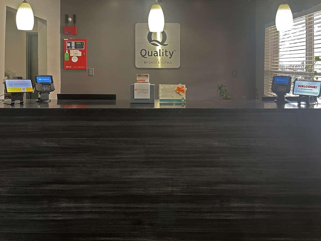 Quality Inn & Suites Cincinnati Sharonville Interiør billede