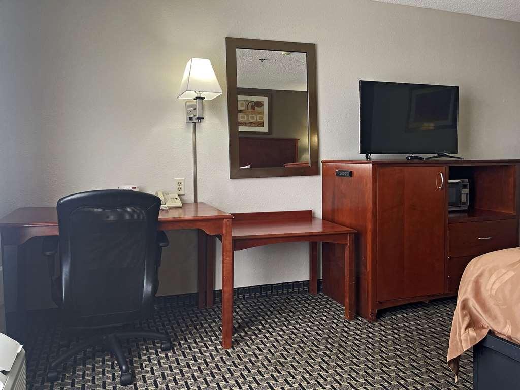 Quality Inn & Suites Cincinnati Sharonville Værelse billede