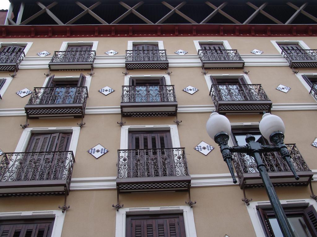 Apartamentos Zaragoza Coso Eksteriør billede