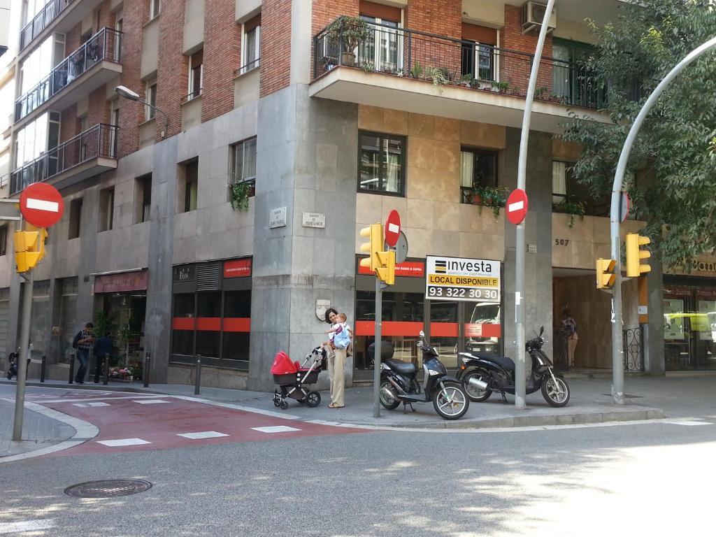 Residencia Universitaria San Marius- Muntaner Barcelona Eksteriør billede