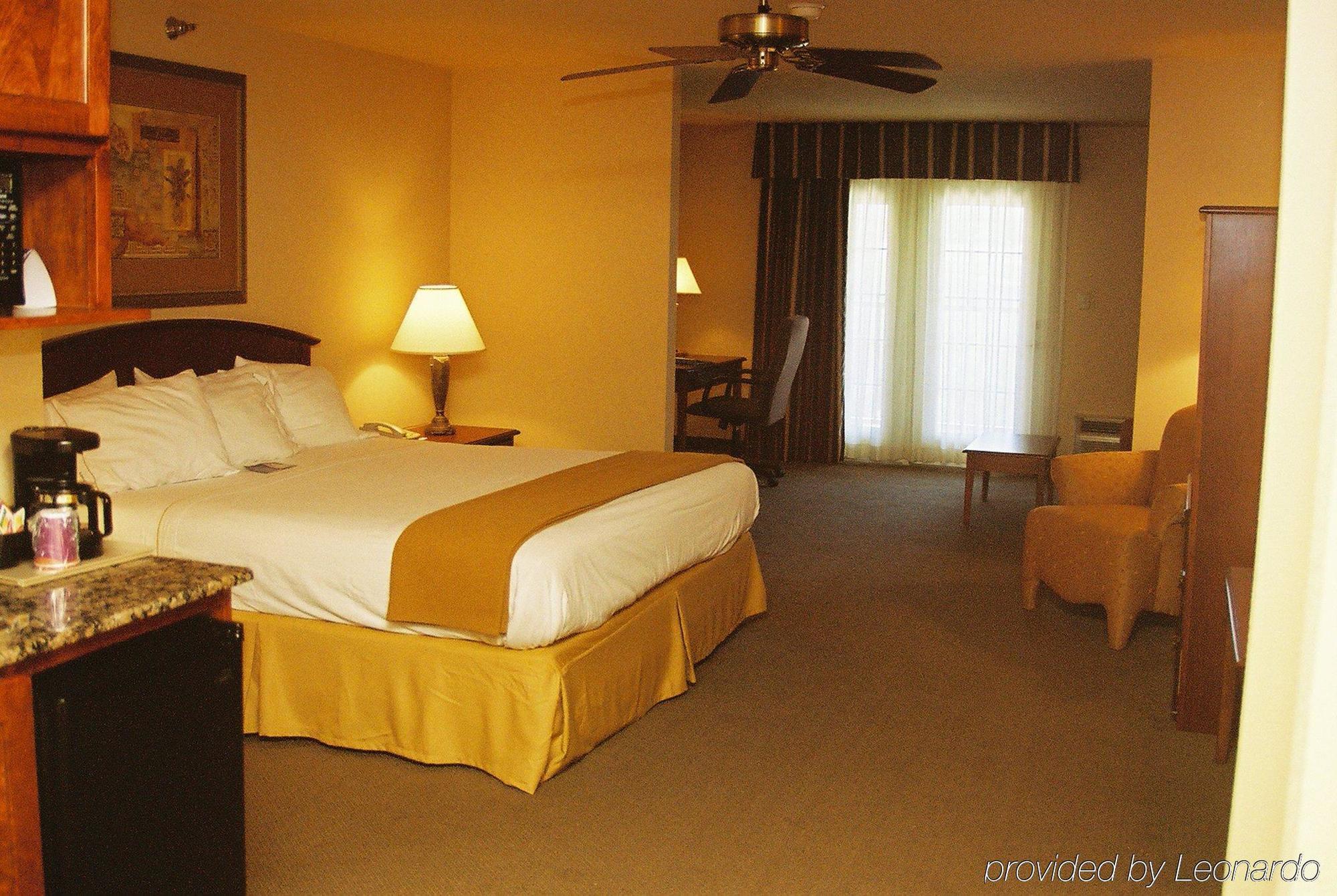 Holiday Inn Express & Suites Kerrville Værelse billede