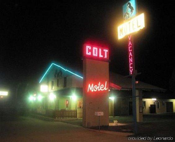 Colt Motel Raton Eksteriør billede