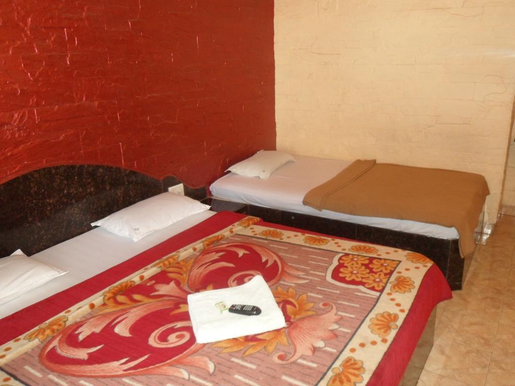Hotel Royal Residency Mahābaleshwar Værelse billede