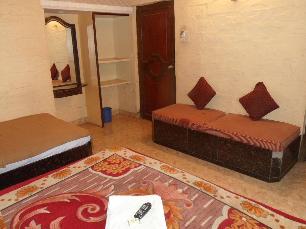 Hotel Royal Residency Mahābaleshwar Værelse billede