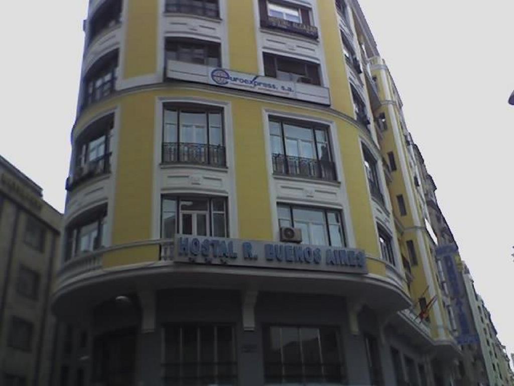 Hostal Buenos Aires Madrid Eksteriør billede