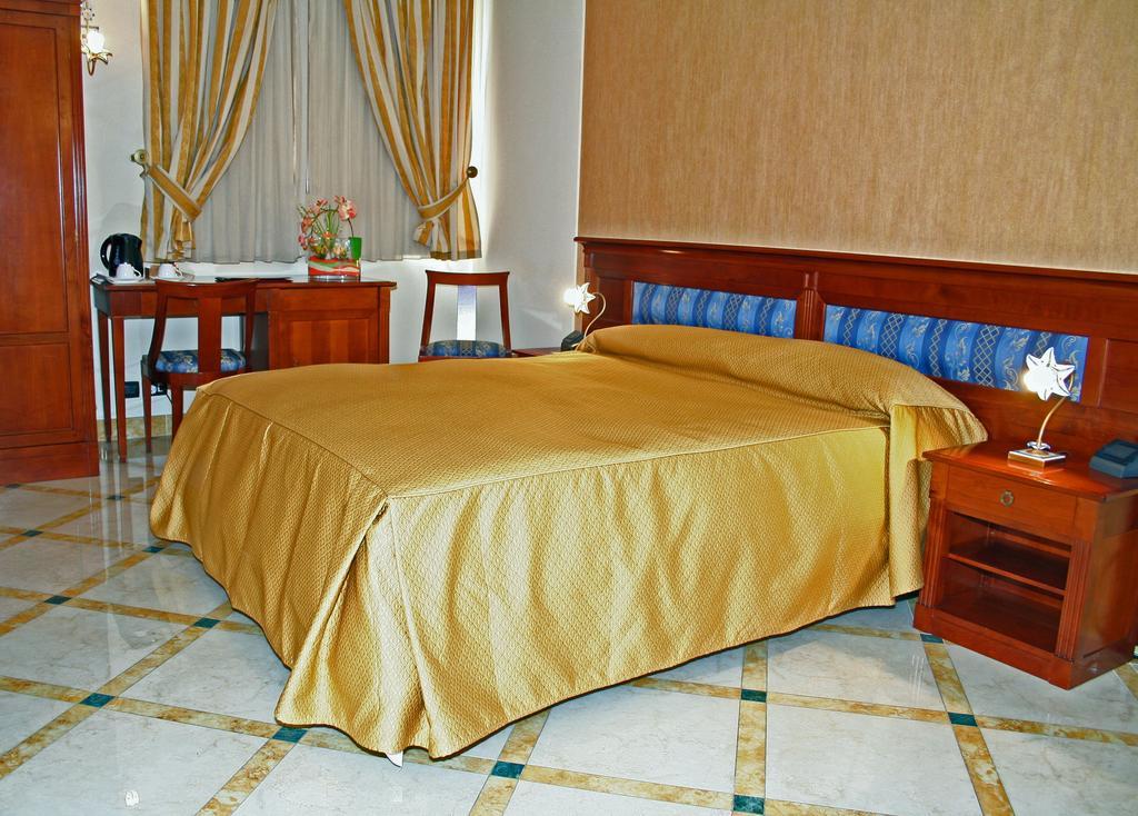 Ypsigro Palace Hotel Castelbuono  Værelse billede