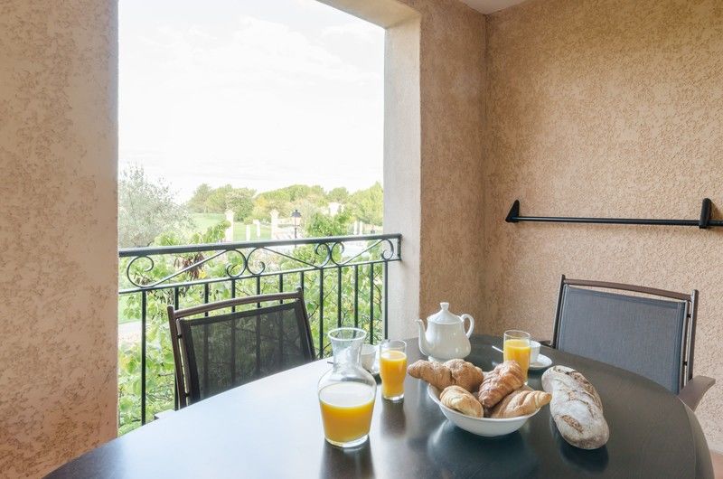 Pierre & Vacances Hotel Du Golf De Pont Royal En Provence Mallemort Eksteriør billede