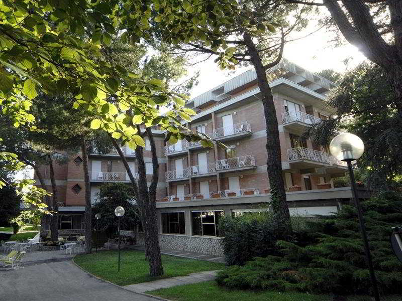 Hotel Raffaello Chianciano Terme Eksteriør billede