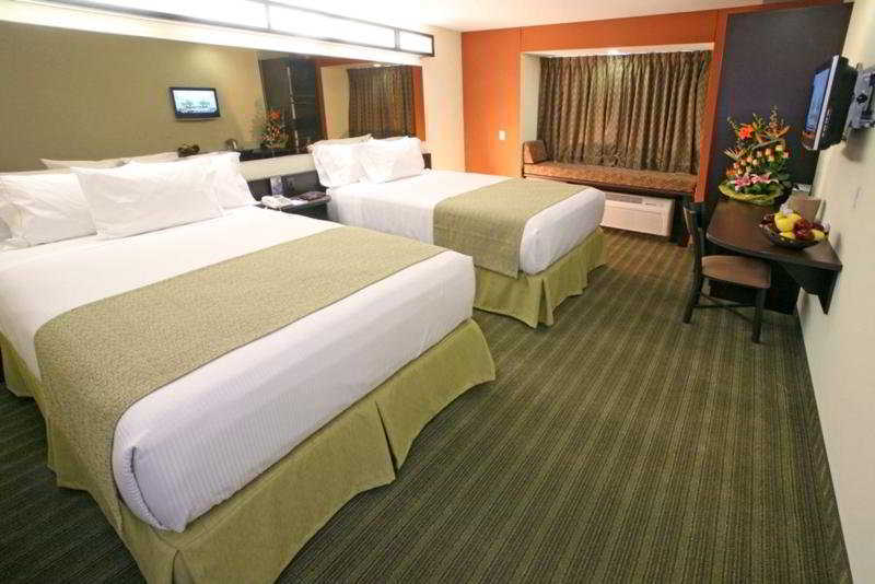 Microtel Inn And Suites By Wyndham Toluca Værelse billede
