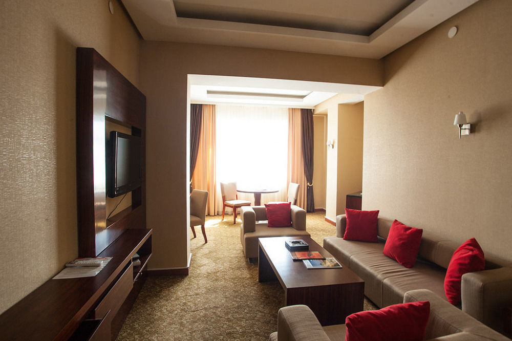 Regardal Hotel Almaty Eksteriør billede