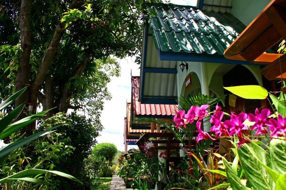 Pongphen Guesthouse - Sha Plus Certified Kanchanaburi Eksteriør billede