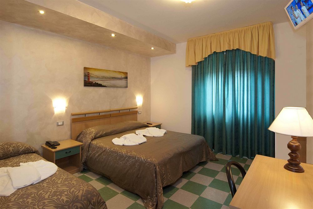Hotel Italia Garda  Eksteriør billede