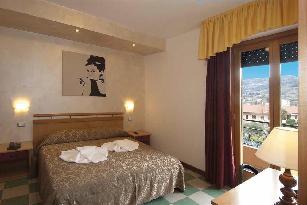 Hotel Italia Garda  Eksteriør billede