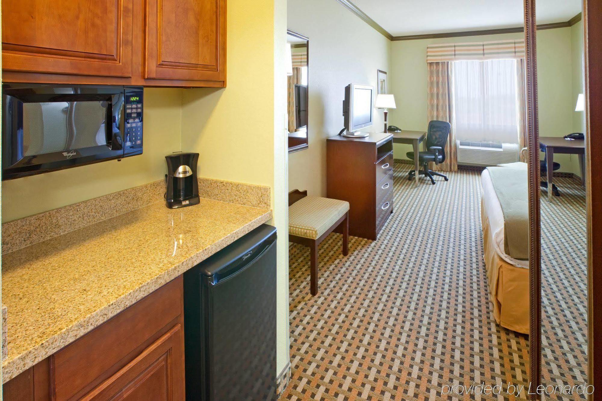 Holiday Inn Express & Suites Fort Worth - Fossil Creek, An Ihg Hotel Værelse billede